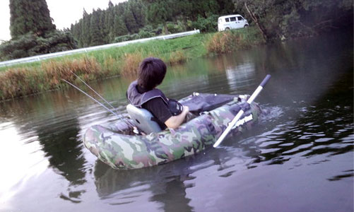 フローターで水面に浮いてる写真