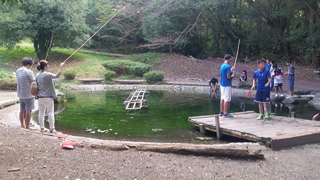 皇子原公園の釣り堀