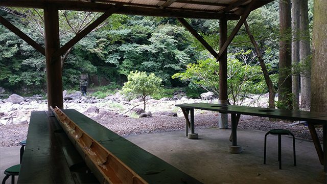 綾の里の流しそうめん